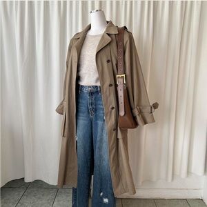 Vintage 70s/80s Tan Misty Harbor trench coat size 12 Petite.